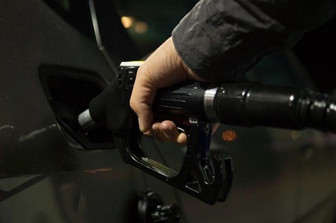 Gas prices surge in response to Middle East conflicts, hit $3.18 in Richmond