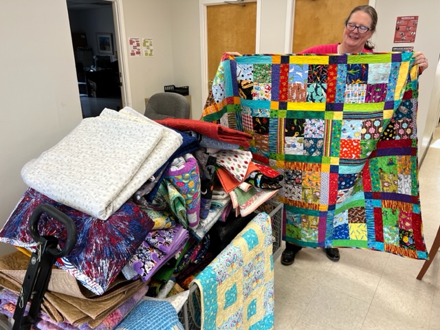 Sewlovelee Collects Donated Quilts and Placemats and Hosts Popular Free Quilt Show