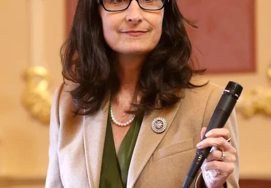 Bill to give Virginia families paid leave heads to governor