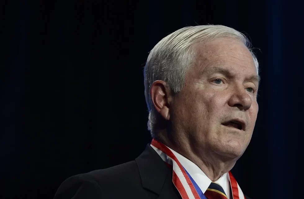 William & Mary will name building after former defense secretary Robert Gates