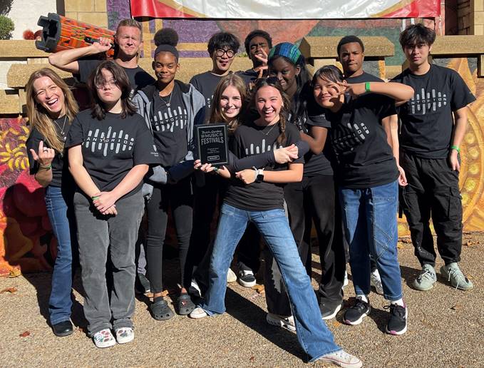 Christchurch Choir Performs at Busch Gardens