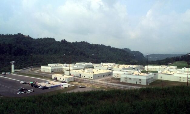 Richmond delegate makes surprise visit to Red Onion, calls for more oversight