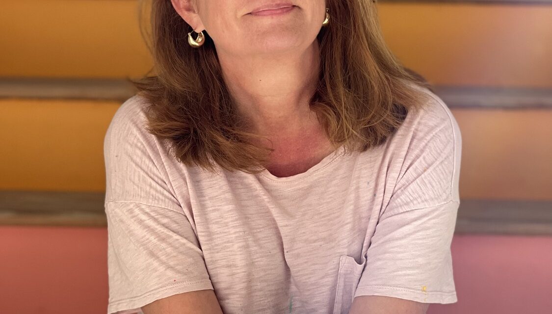 Caroline Murphy brings colorful scenes to TAG