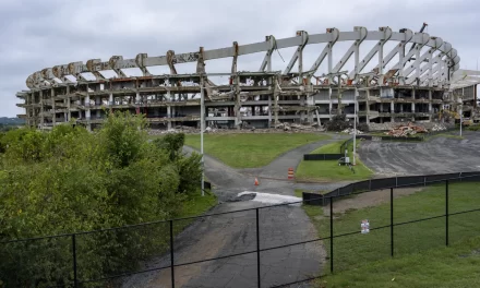 DC Council gives final approval to the Washington Commanders’ return to the RFK Stadium site
