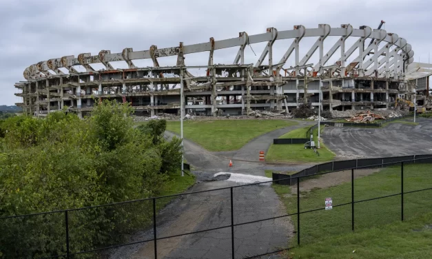 DC Council gives final approval to the Washington Commanders’ return to the RFK Stadium site